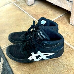 ASICS Matflex wrestling shoes big boys 6.5